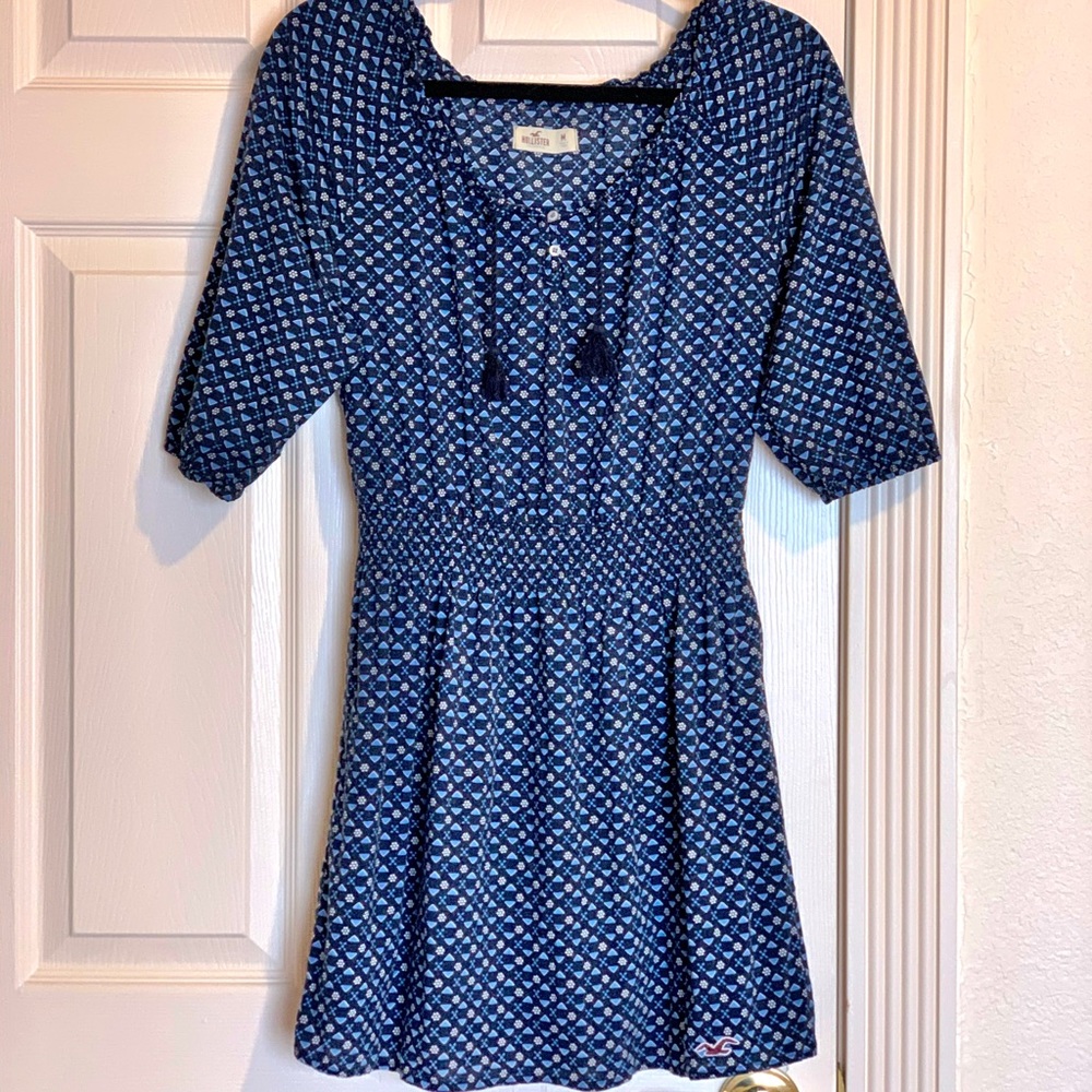 Hollister Peasant Dress - Picture 1 of 5